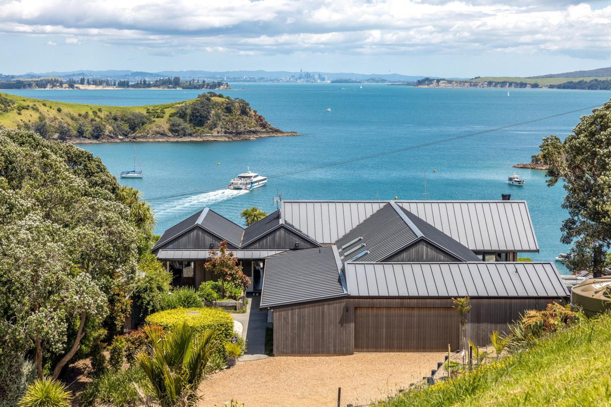 The Moorings Studio Apartments Oneroa Exterior photo